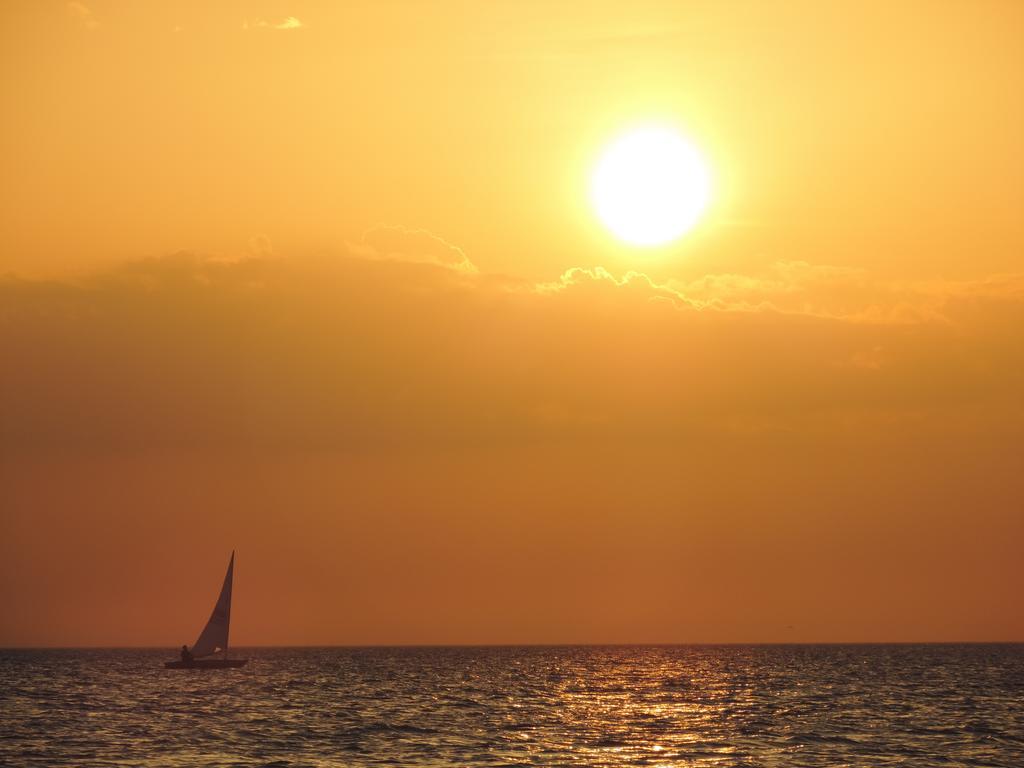 Golden Paradise Beach Hotel Isla Holbox Екстериор снимка